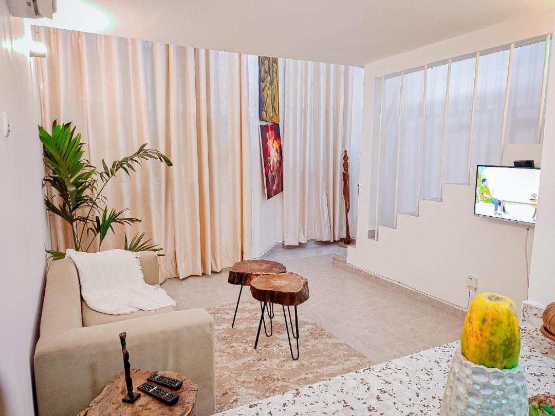 Duplex Mbote Brazzavile Brazzaville Luaran gambar