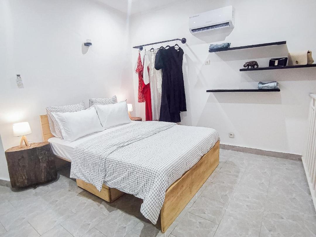 Duplex Mbote Brazzavile Brazzaville Luaran gambar